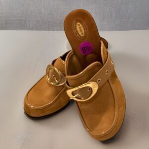 NEW Dr.  Scholls Tan Suede Buckle Wedge Clog Shoes Sz 8.5 NWOT